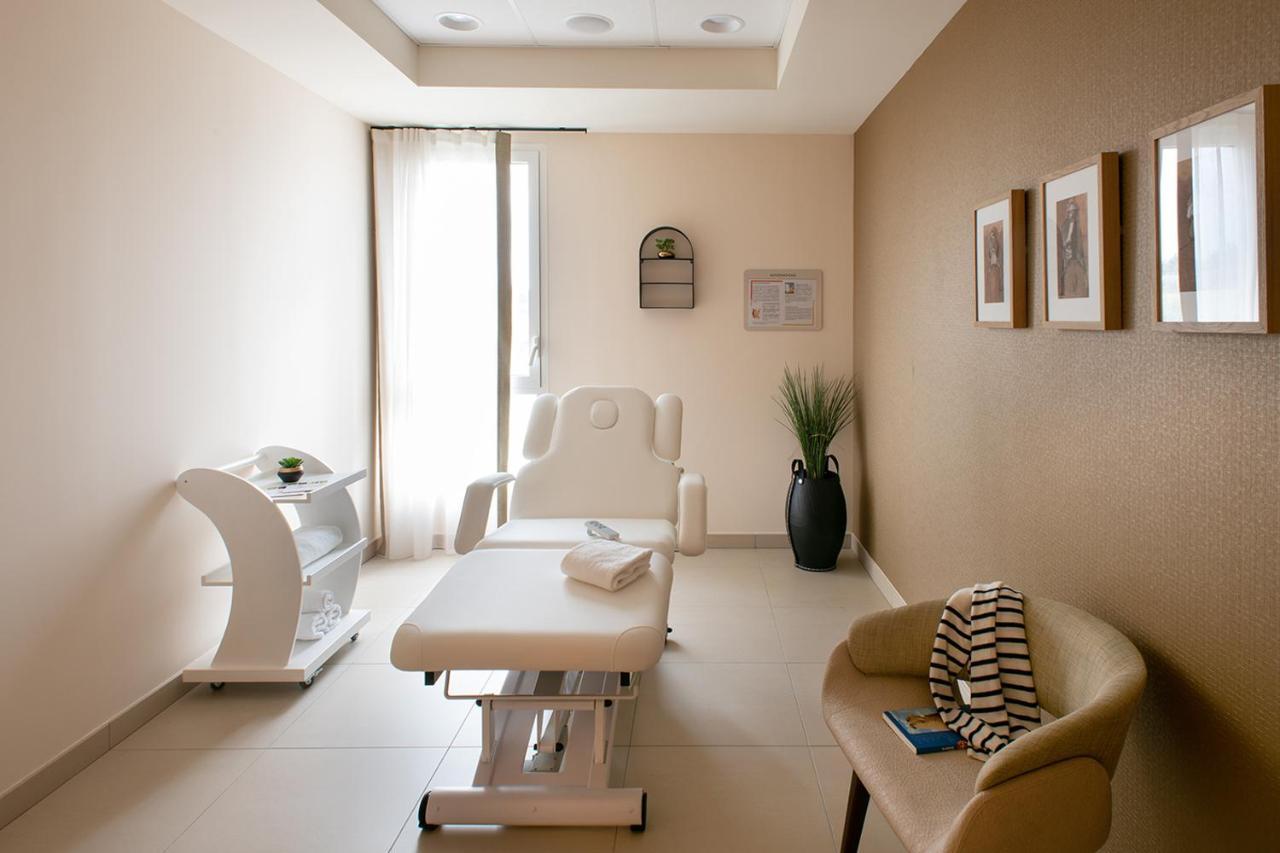 Le Criterium Aparthotel Ecouflant Екстериор снимка