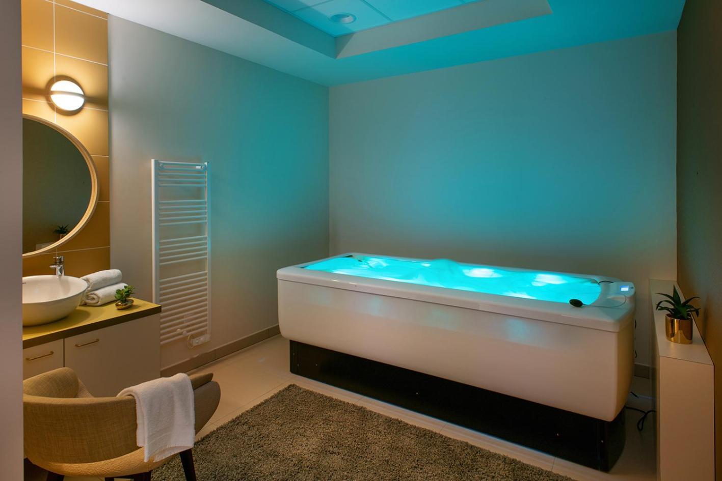 Le Criterium Aparthotel Ecouflant Екстериор снимка
