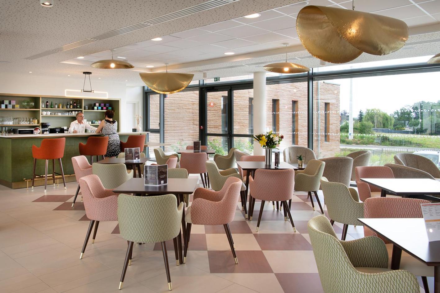 Le Criterium Aparthotel Ecouflant Екстериор снимка